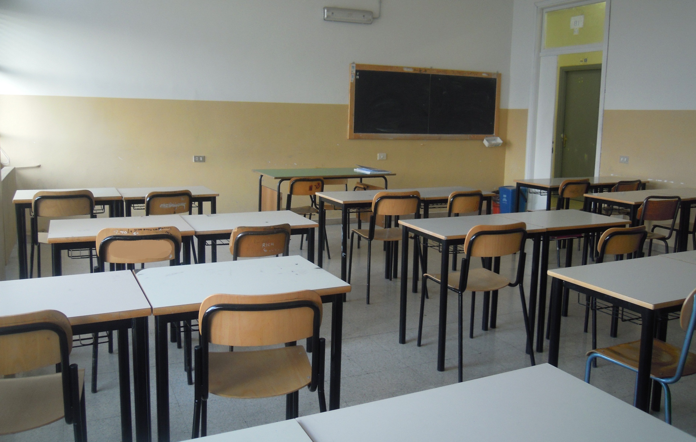 L’allarme di Legambiente, il 57% degli istituti scolastici in Campania necessita di interventi urgenti