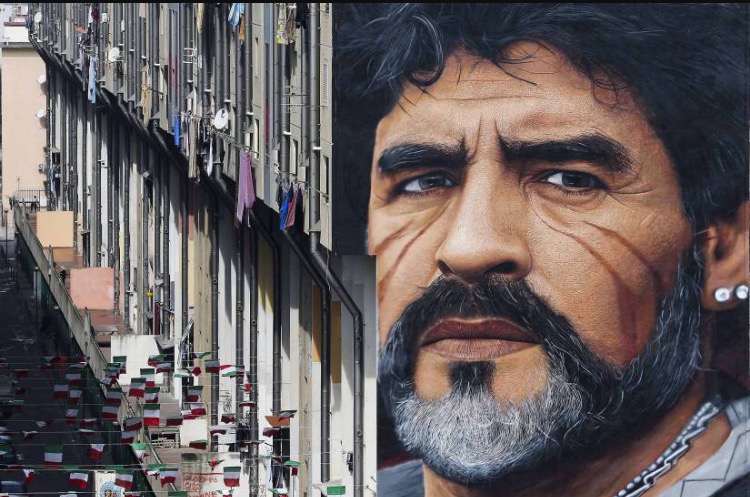 De Magistris dopo la consegna della cittadinanza onoraria a Maradona: le dichiarazioni
