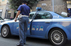 Napoli, polizia arresta ladro di profumi
