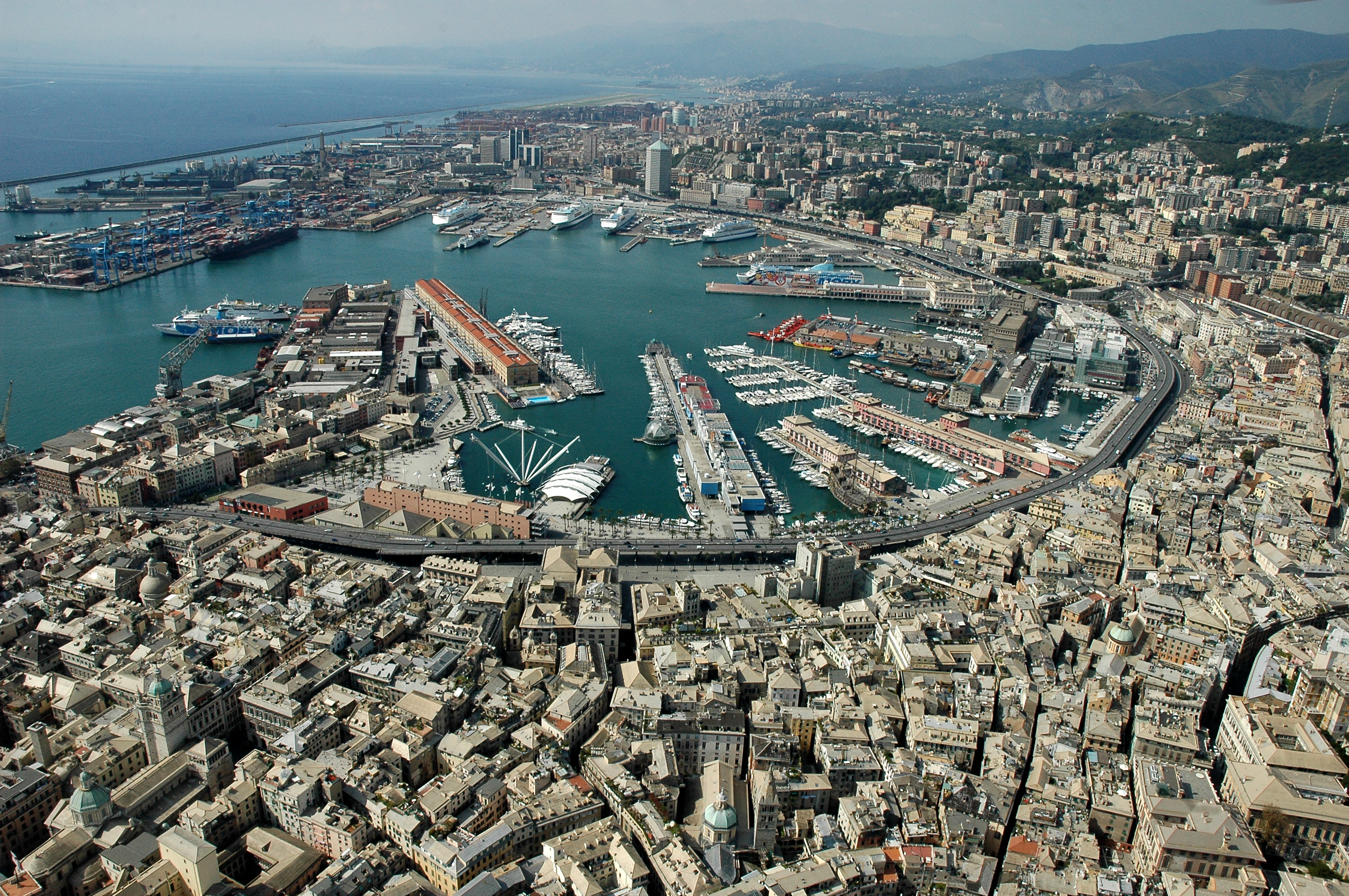 Turismo: è Genova la città più bella d’Italia secondo Facebook