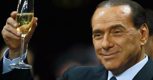 Berlusconi: ”Auguro ad ognuno di voi uno splendido 2018”