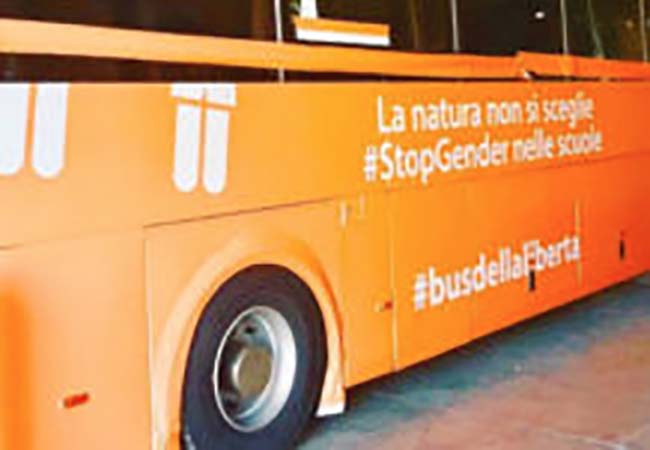 Bus no-gender: il comune revoca le autorizzazioni