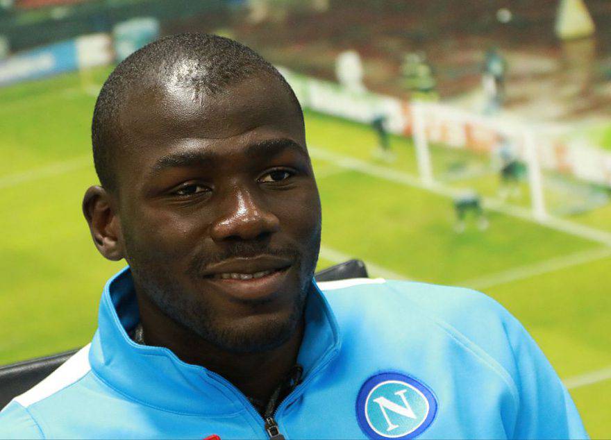 Kalidou Koulibaly furioso sui social: “Cacciateli dagli stadi e non fateli più rientrare”