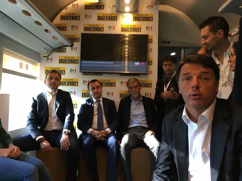 Treno Pd, Matteo Renzi arriva in serata a Foggia