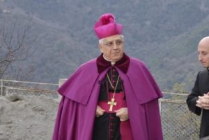 Ius Soli, Mons. Zambito: ”Ho la sensazione che da noi i migranti siano trattati meglio dei poveri italiani”