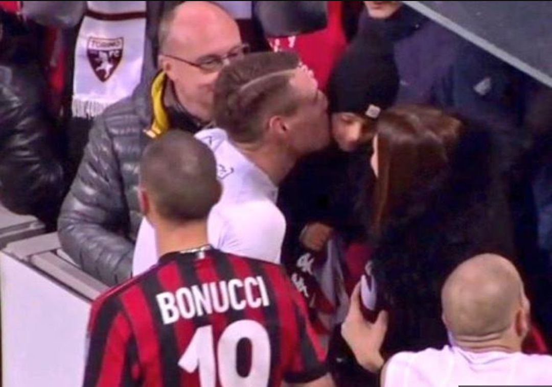 Il bacio di Belotti al piccolo Lorenzo Bonucci è il “gol” più bello del Gallo