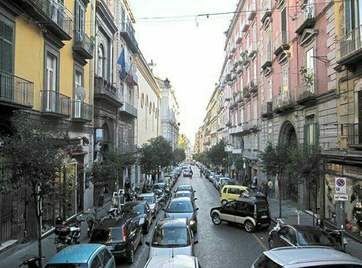 Napoli, tentano di rapinare gioielleria: arrestati in cinque