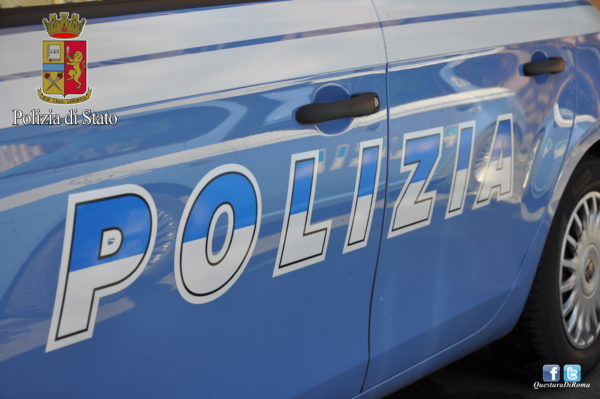 Napoli, Rione Sanità: La polizia sequestra due pistole nel contatore della corrente