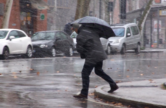 Il Nord Italia colpito dal maltempo, allerta rossa in Liguria