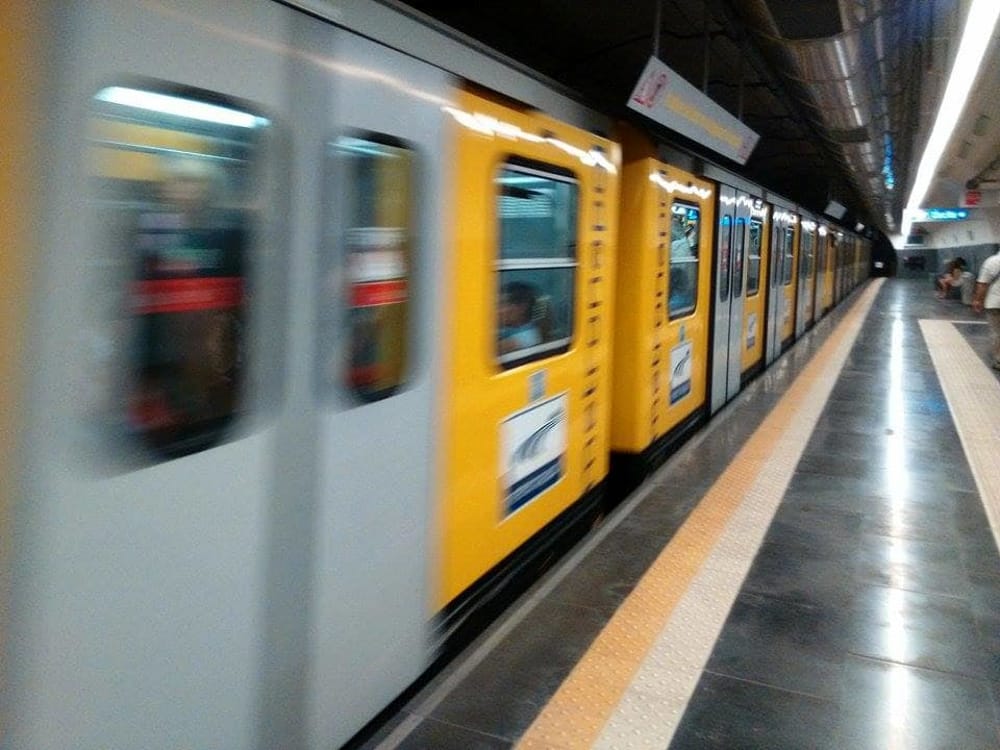 Linea 6 Napoli. Treni nuovi troppo grandi, si useranno quelli di 30 anni fa