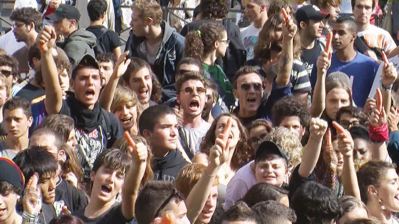Napoli. Studenti scendono in piazza contro le baby gang