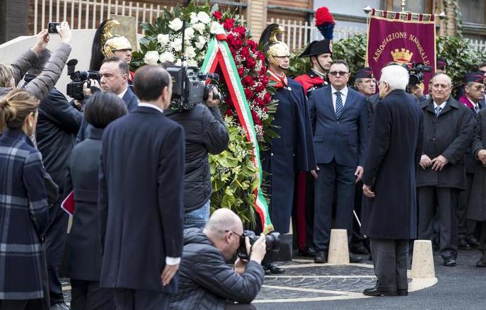 Omicidio Moro, Mattarella depone corona in via Fani