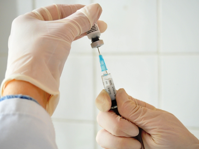 La Danimarca sospende momentaneamente la somministrazione del vaccino AstraZeneca