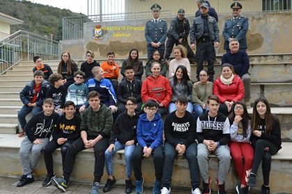 Salerno, Guardia di Finanza incontra gli studenti del “Parmenide” di Ascea