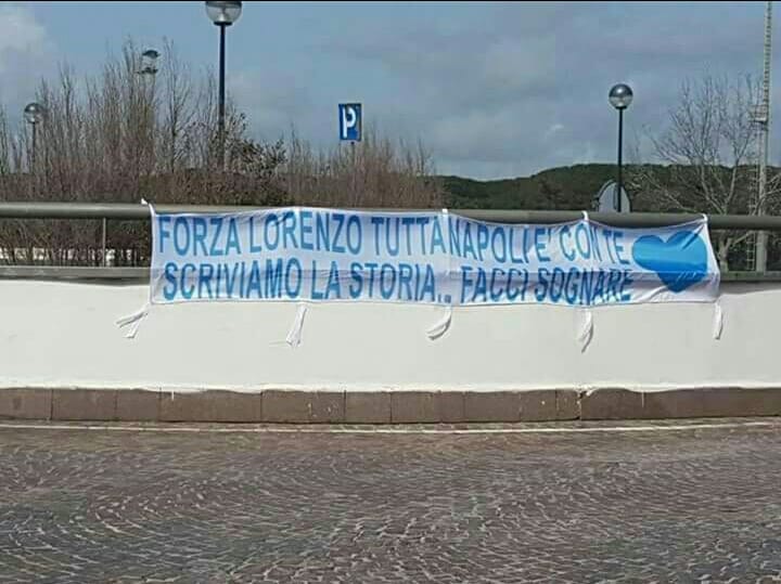 Napoli, striscione pro Insigne dopo i fischi col Chievo