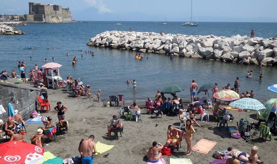 Napoli. Scarichi illegali, pronto il divieto di balneazione per il “Mappatella Beach”