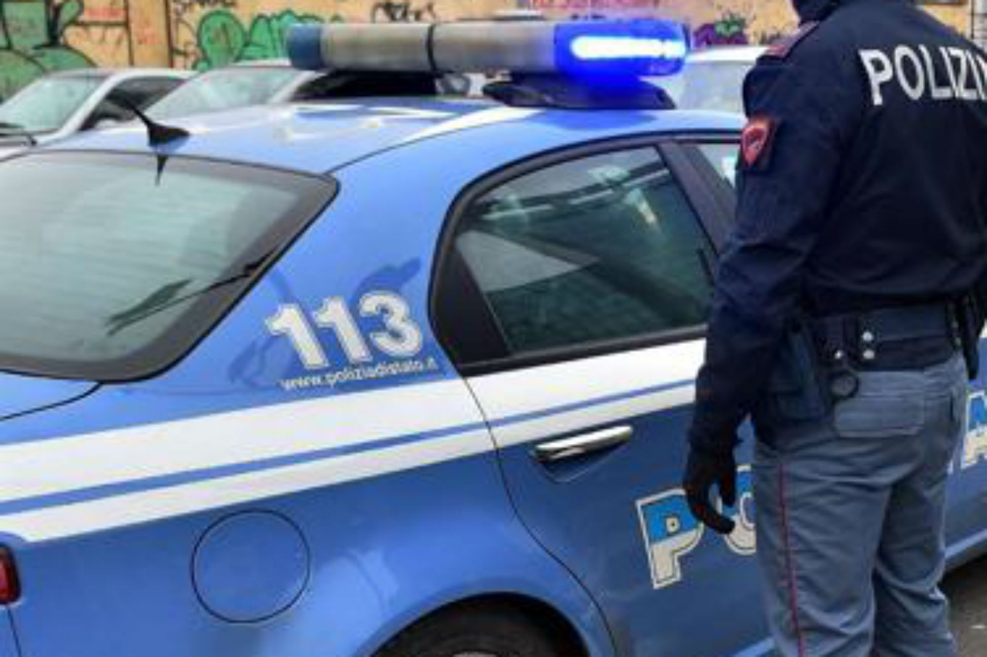 Posillipo. Circola senza patente e con un cacciavite modificato nello zaino: denunciato