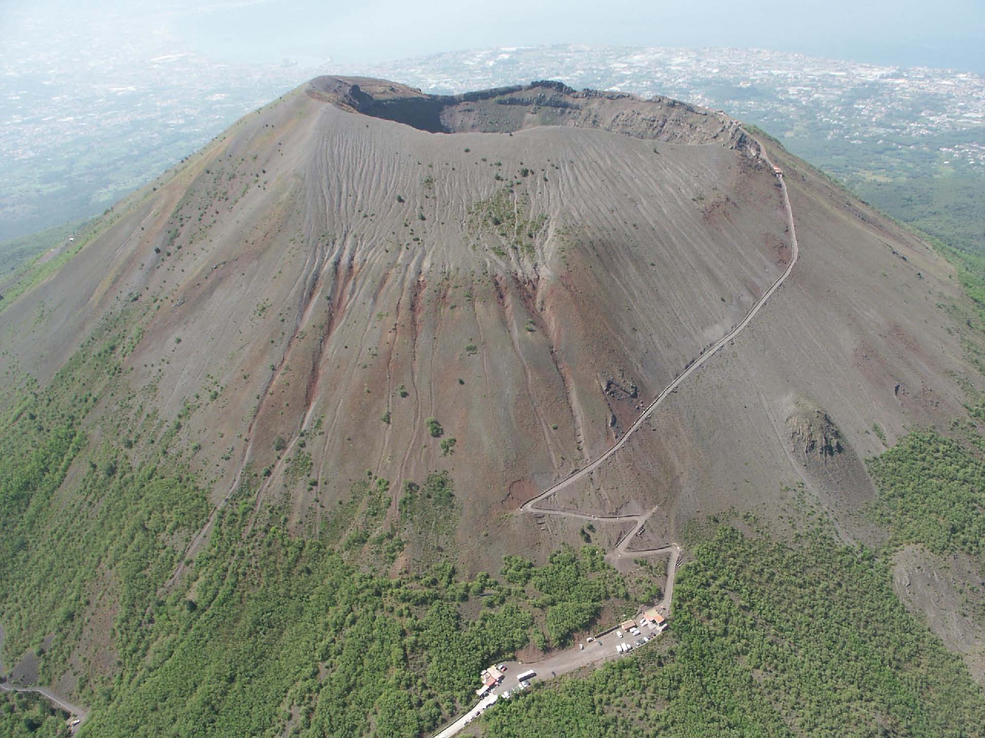 Parco Nazionale del Vesuvio: è allarme rifiuti