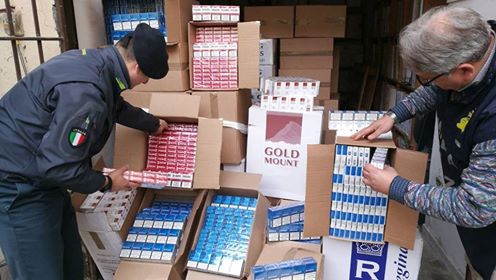 Capua. Sequestrate oltre 3000 stecche di sigarette di contrabbando: tre arresti