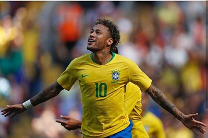 Bufera su Neymar, il brasiliano organizza party di Capodanno con 500 invitati
