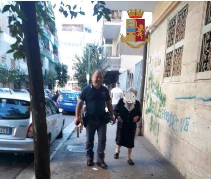 Napoli, 90enne chiama la polizia per i ladri in casa ma voleva solo compagnia per far colazione