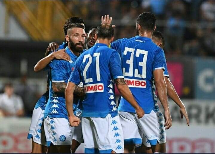 Napoli, termina con una vittoria il ritiro in Trentino. Battuto 2-0 il Chievo. Ancelotti può sorridere