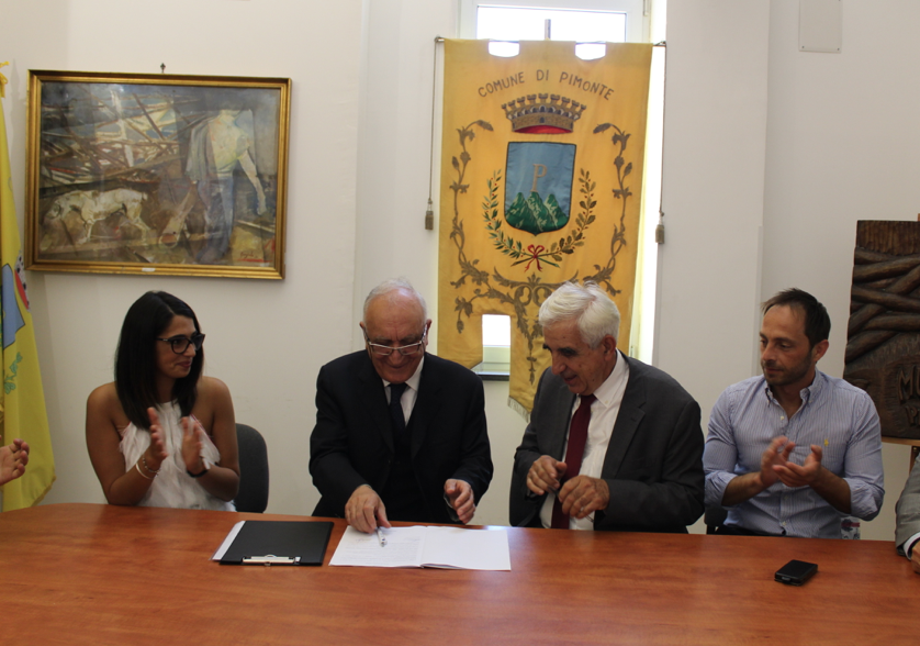 Pimonte si gemella con Olympia, oggi la firma dell’accordo tra i due sindaci