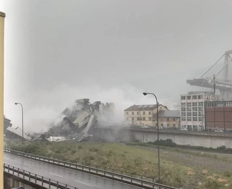 Genova: ci sono vittime, le prime dichiarazioni dal posto “È uno scenario apocalittico”