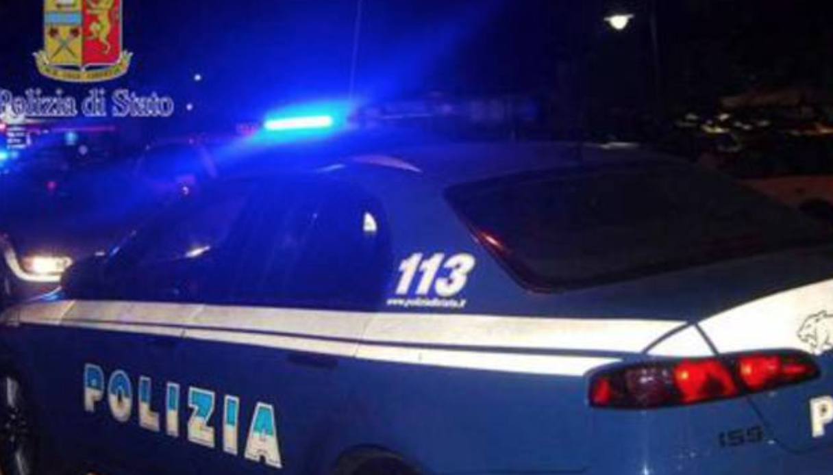 Torre Annunziata, la polizia arresta due ladri di pneumatici