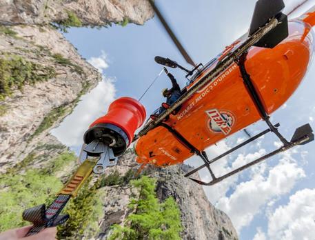 Tragedia in montagna: muore alpinista, salvati i tre compagni dispersi