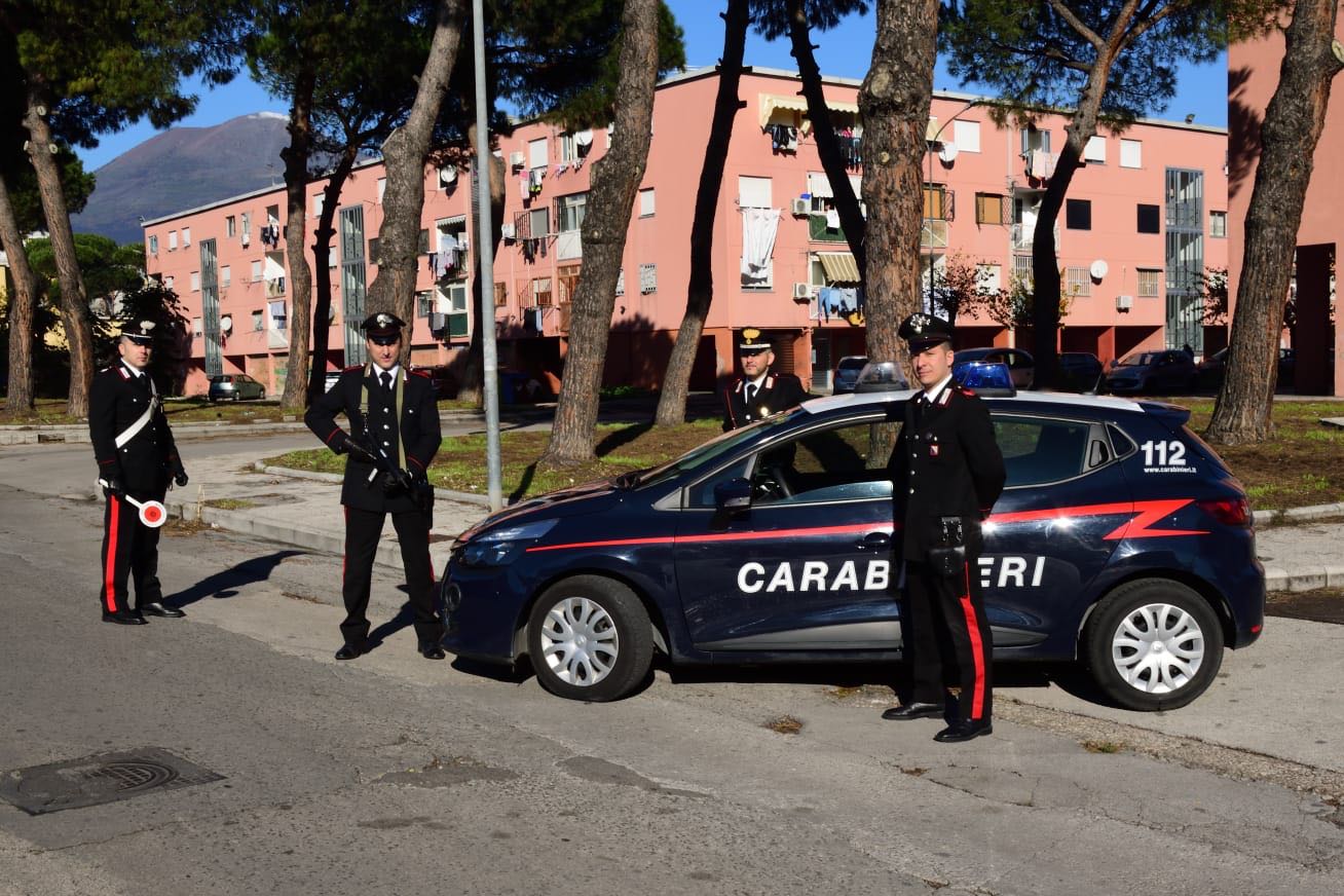 Controlli a Torre Annunziata, in manette 35enne: i carabinieri denunciano anche tre persone