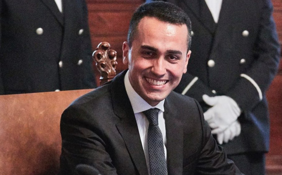 Di Maio: “Reddito di cittadinanza nel 2019. Spread? Non vogliamo pugnalare gli italiani”