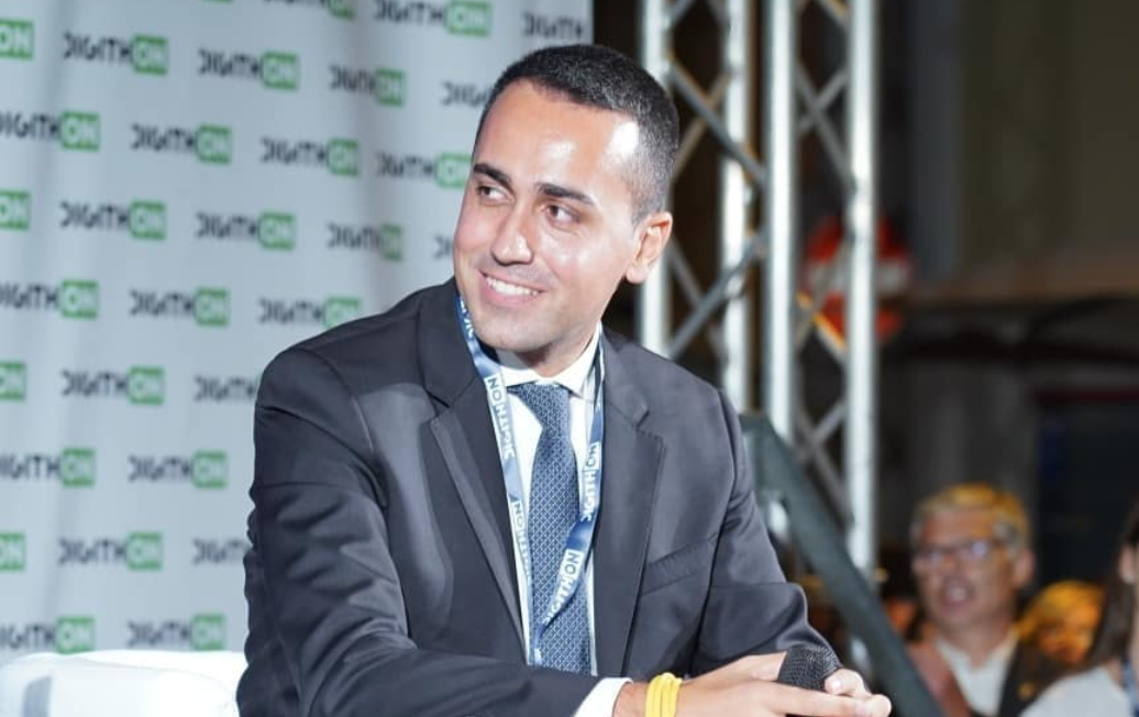 Di Maio, entro un anno stop alle aperture domenicali