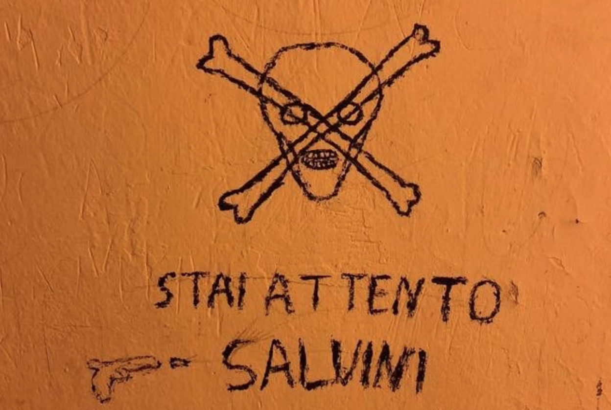 Raduno della Lega in Campania, comparse scritte anti-Salvini
