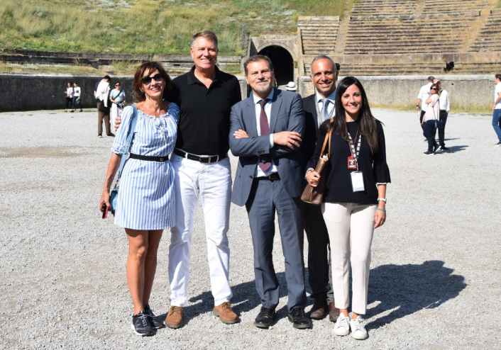 Tour campano per il Presidente della Romania, incontro con de Magistris e visita agli scavi di Pompei