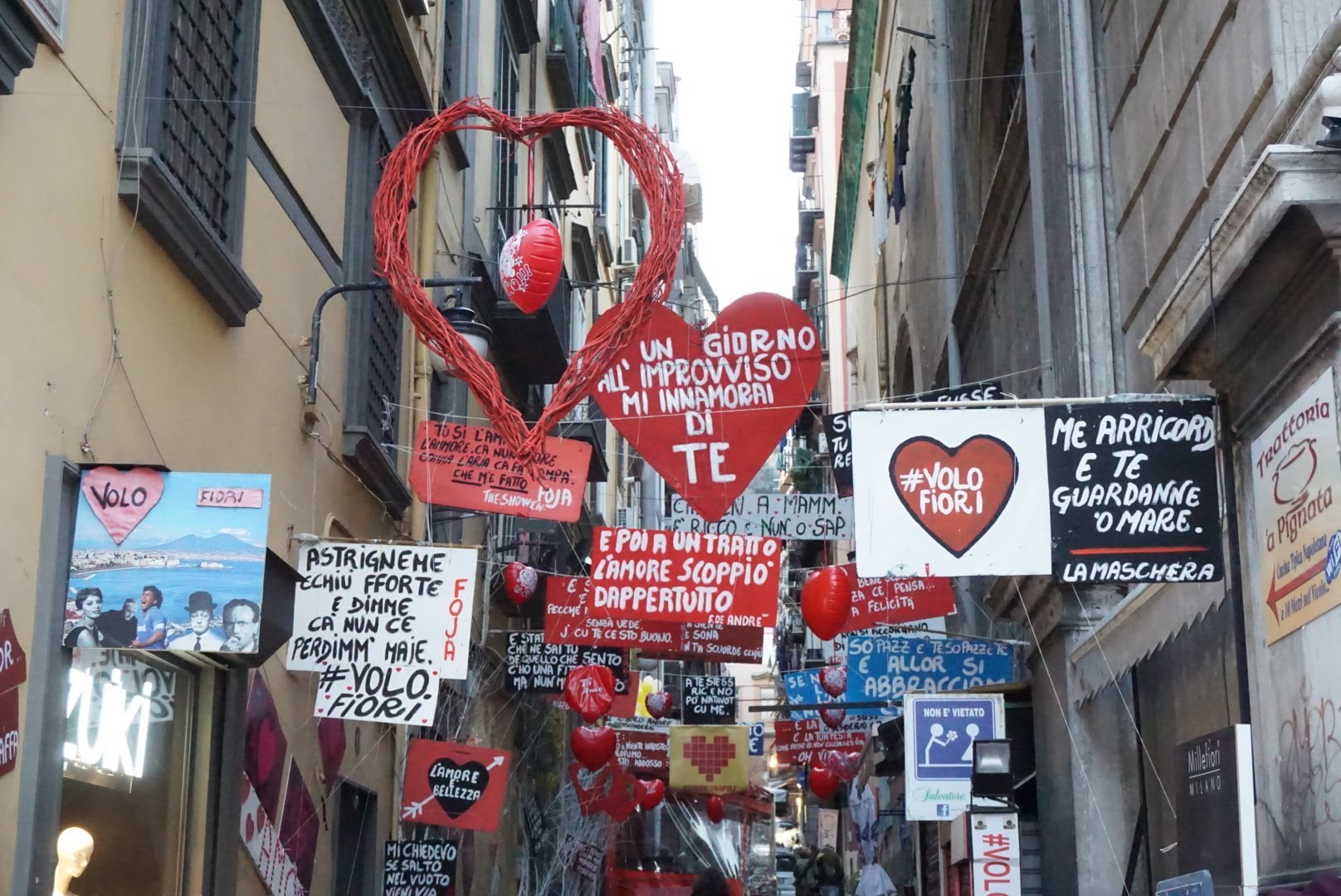 Napoli, torna il Vicolo dell’Amore ai quartieri Spagnoli