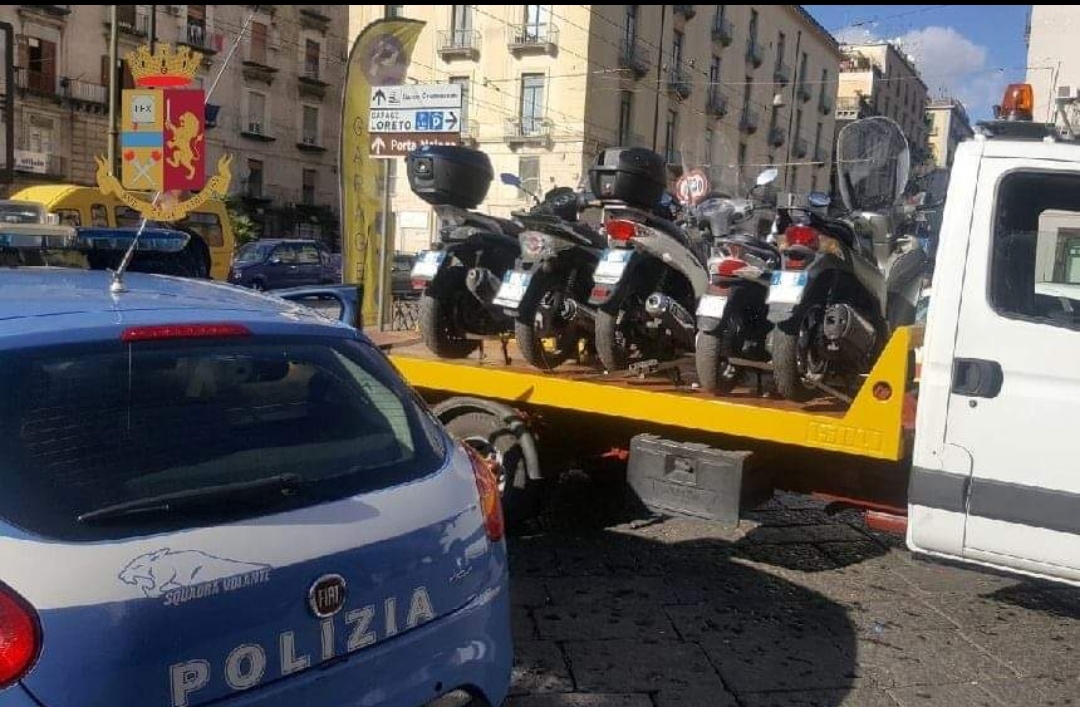 Napoli. Sequestrati dai vigili dieci motorini a piazza Garibaldi