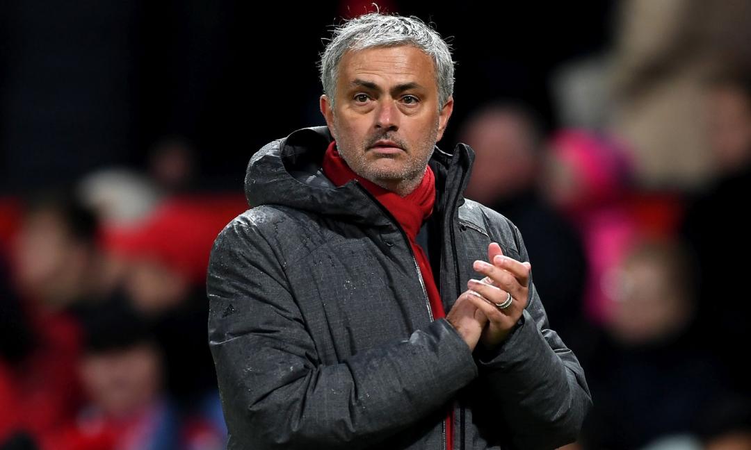 Manchester United. Esonerato l’allenatore Josè Mourinho