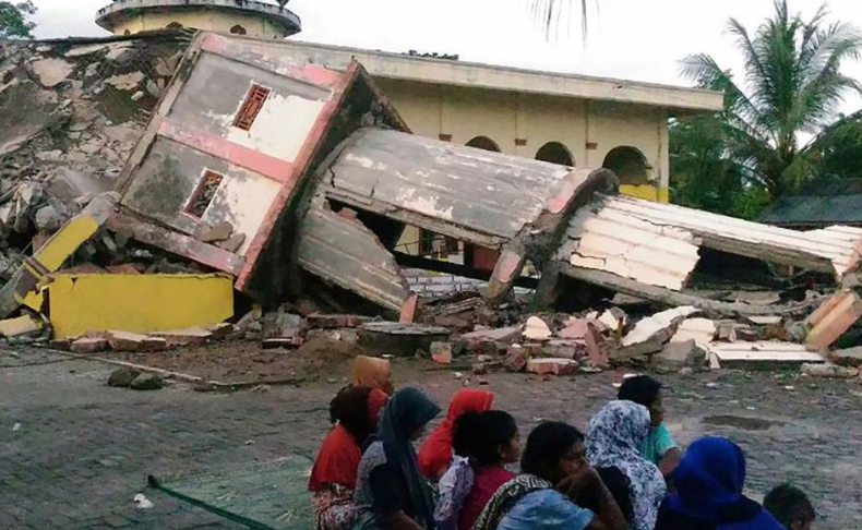 Tsunami in Indonesia, sale a 281 il numero delle vittime