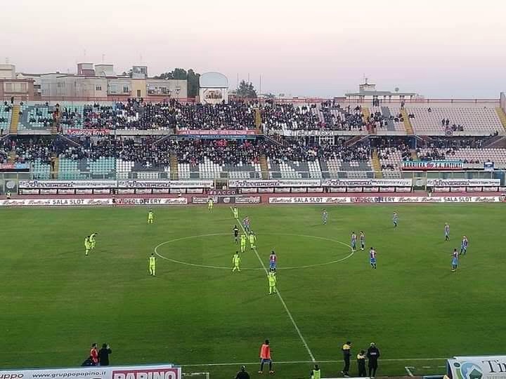 Casertana surclassata dal Catania: gli etnei trionfano 3-0 al Massimino