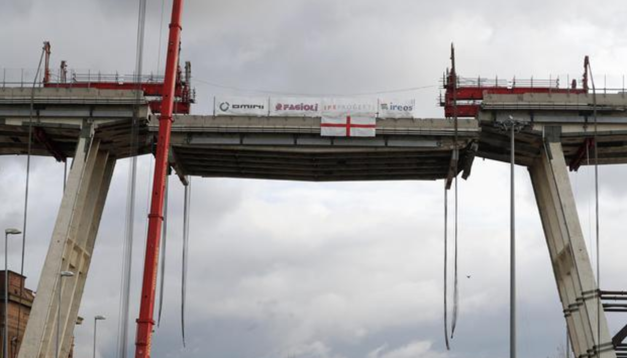 In corso la demolizione del Ponte Morandi