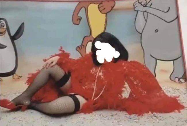 Napoli. Bimba vestita da prostituta a Carnevale: insorge il web