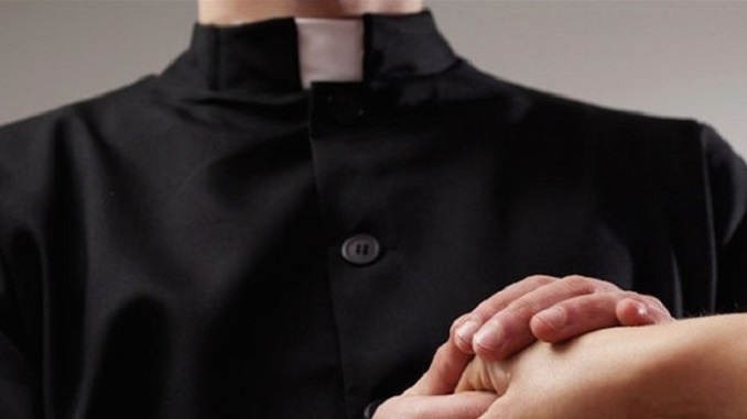 Finto sacerdote denunciato nel vesuviano