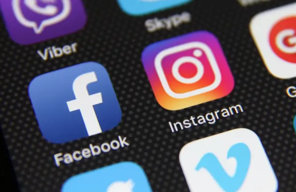 Facebook, Instagram e WhatsApp nuovamente Down ad un mese dal blocco piu’ lungo della storia