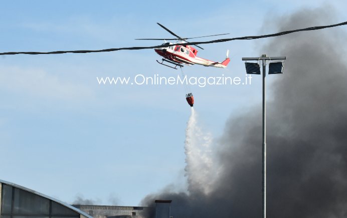 (VIDEO) Castellammare. I numeri dell’incendio a via Ripuaria