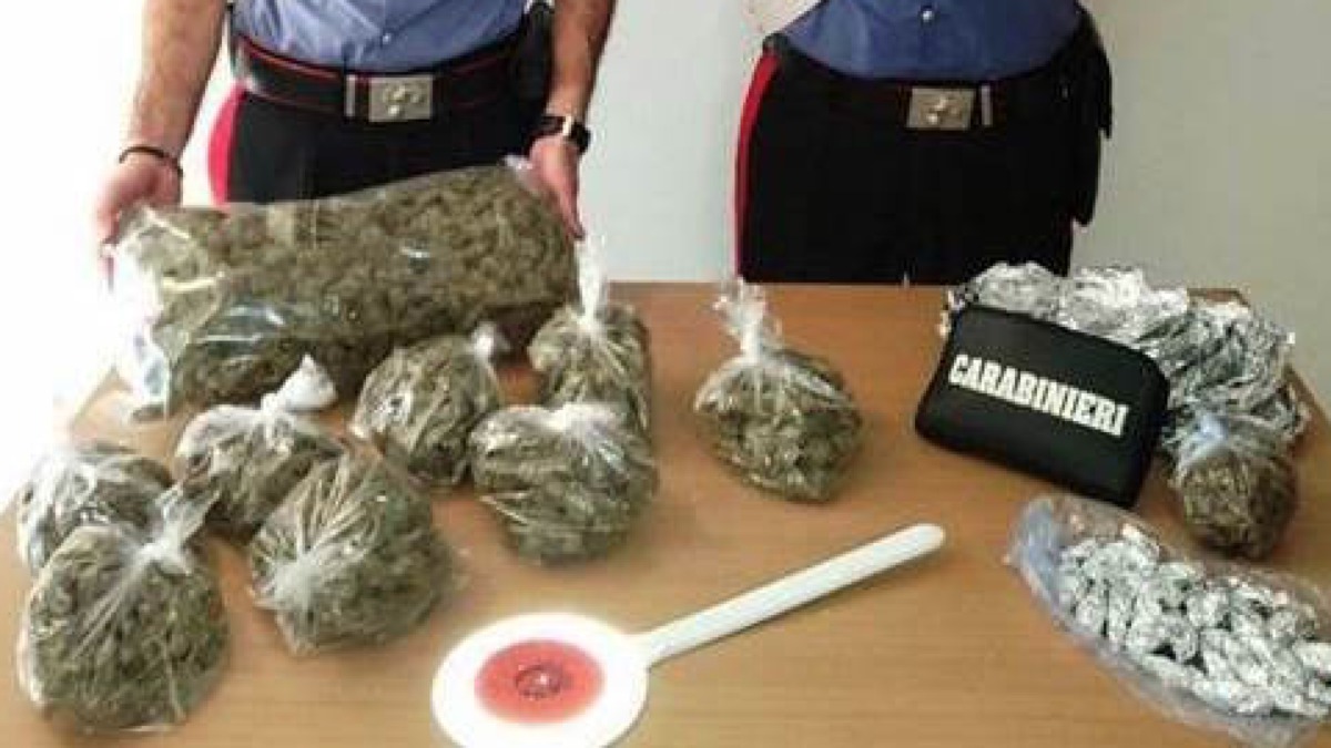 Scoperto con 3 chili di marijuana nell’appartamento: arrestato 51enne nel casertano