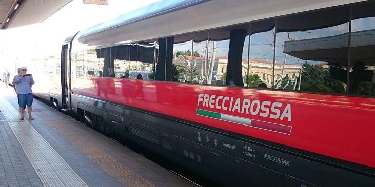 Reggio Emilia, accoltella due persone sul Frecciarossa: arrestato