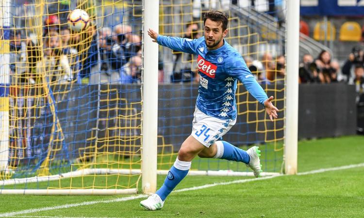 Il Napoli torna alla vittoria: Frosinone battuto 2-0, Mertens raggiunge Maradona