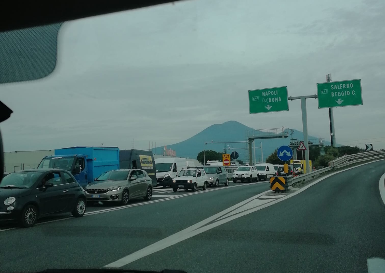 Lavori sul raccordo, traffico in tilt in uscita A3 Castellammare