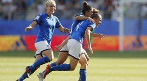 “Nel calcio femminile la maggior parte sono lesbiche, le donne non possono giocare a calcio”: bentornato Medioevo